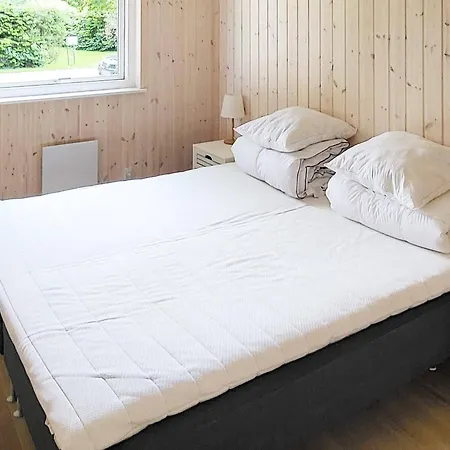 6 Person In Glesborg-by Traum